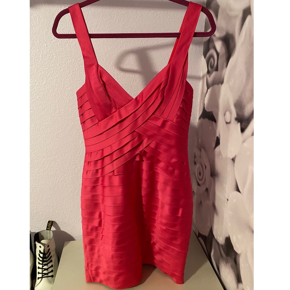 BCBGMAXAZARIA pink fitted dress